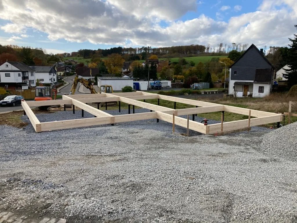 Wohngeb&auml;ude-Fundament auf Schraubpf&auml;hlen