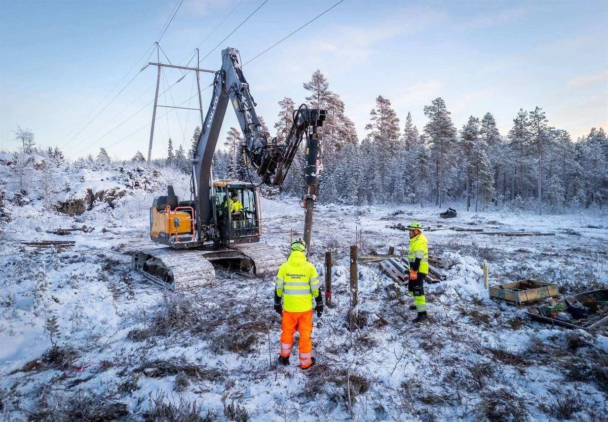 Schraubpfähle für Stromübertragungsmasten